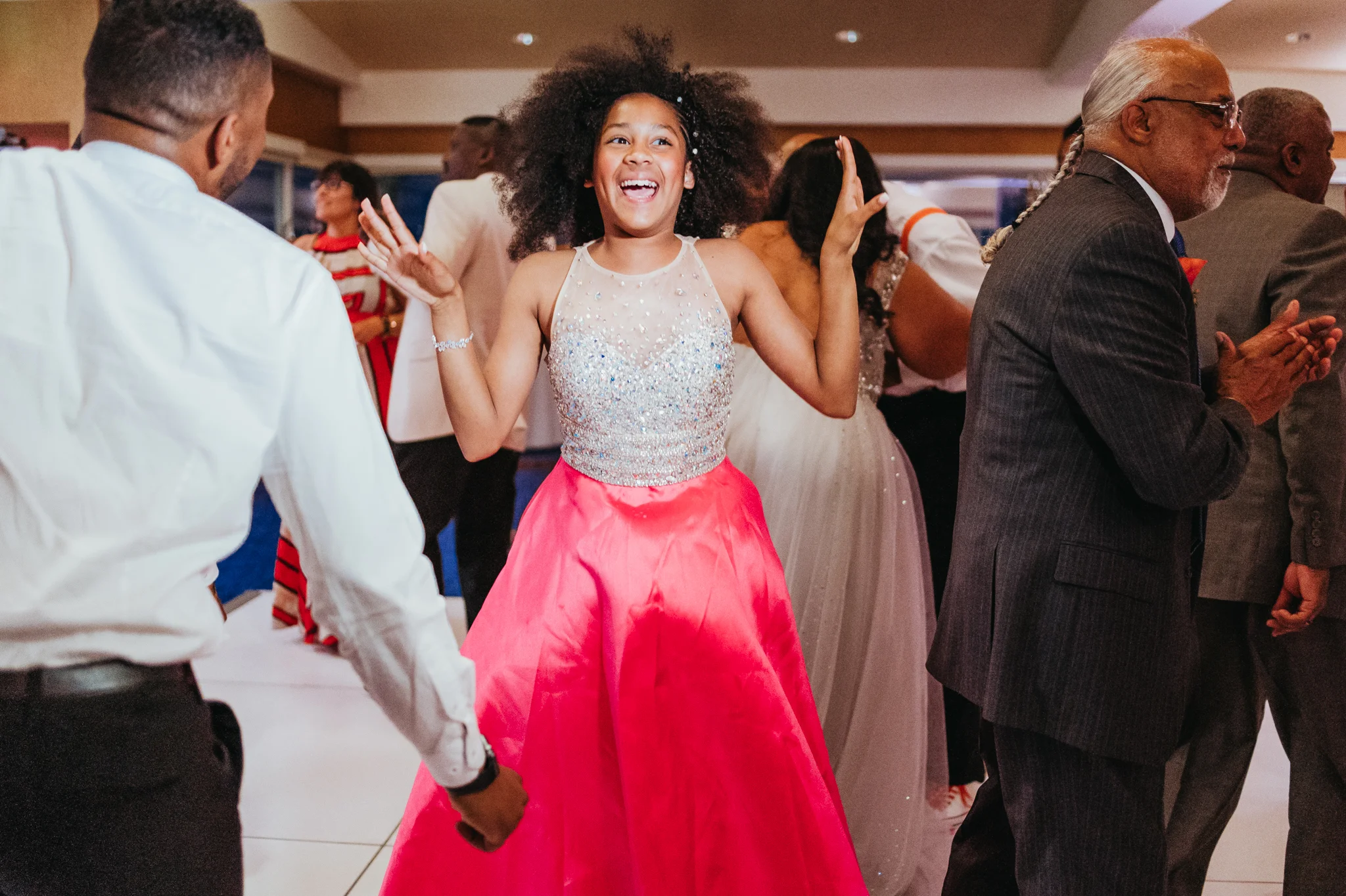 wedding-line-dance-party-rebeccaylasotras-2.jpg