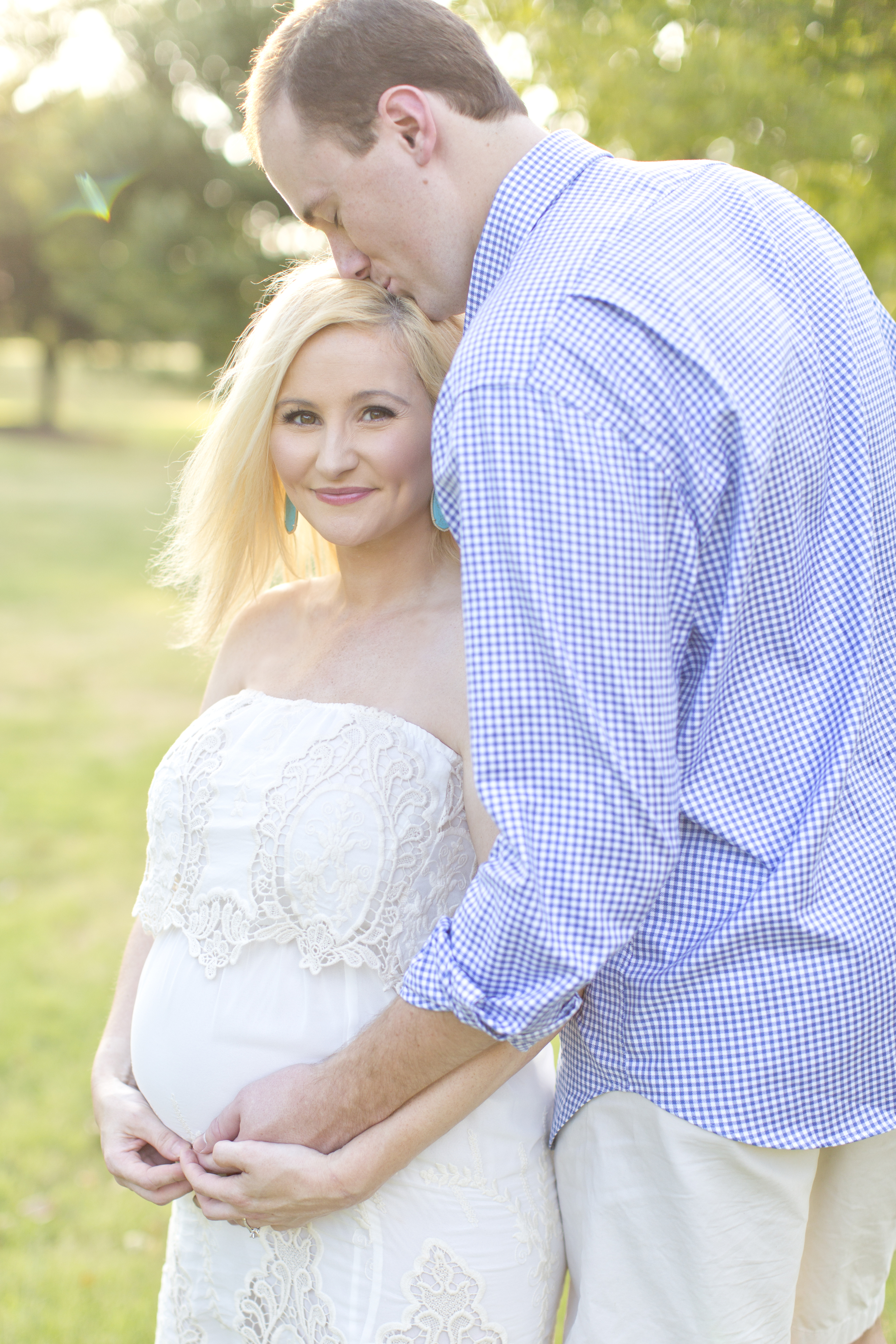 " I absolutely LOVE the photos that Lindsey took of Cameron and I ! I am so excited for our baby to be here!" 