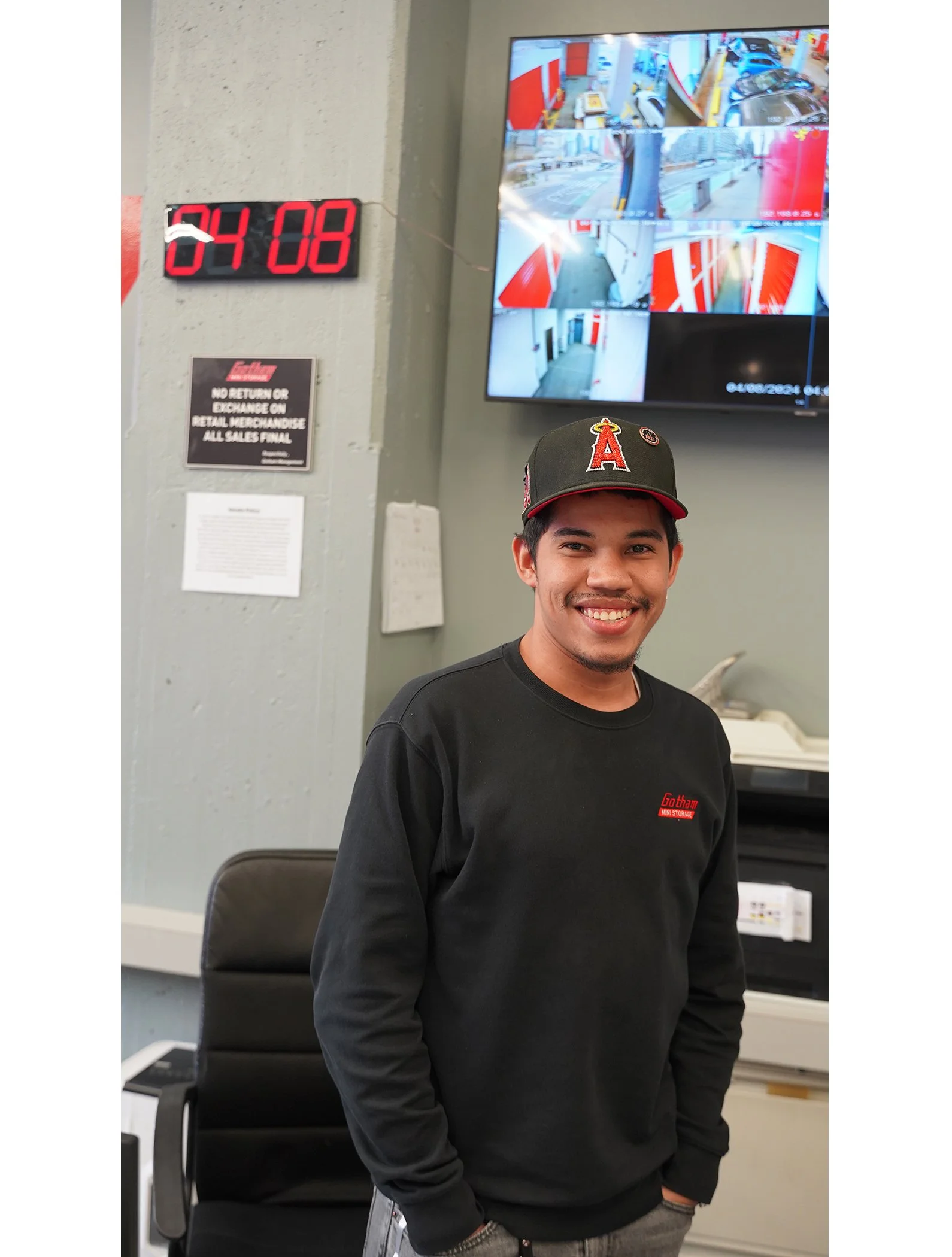 I was sad that Thomas at Gotham Mini-storage had to miss the eclipse due to work. I watched it later online and cried.