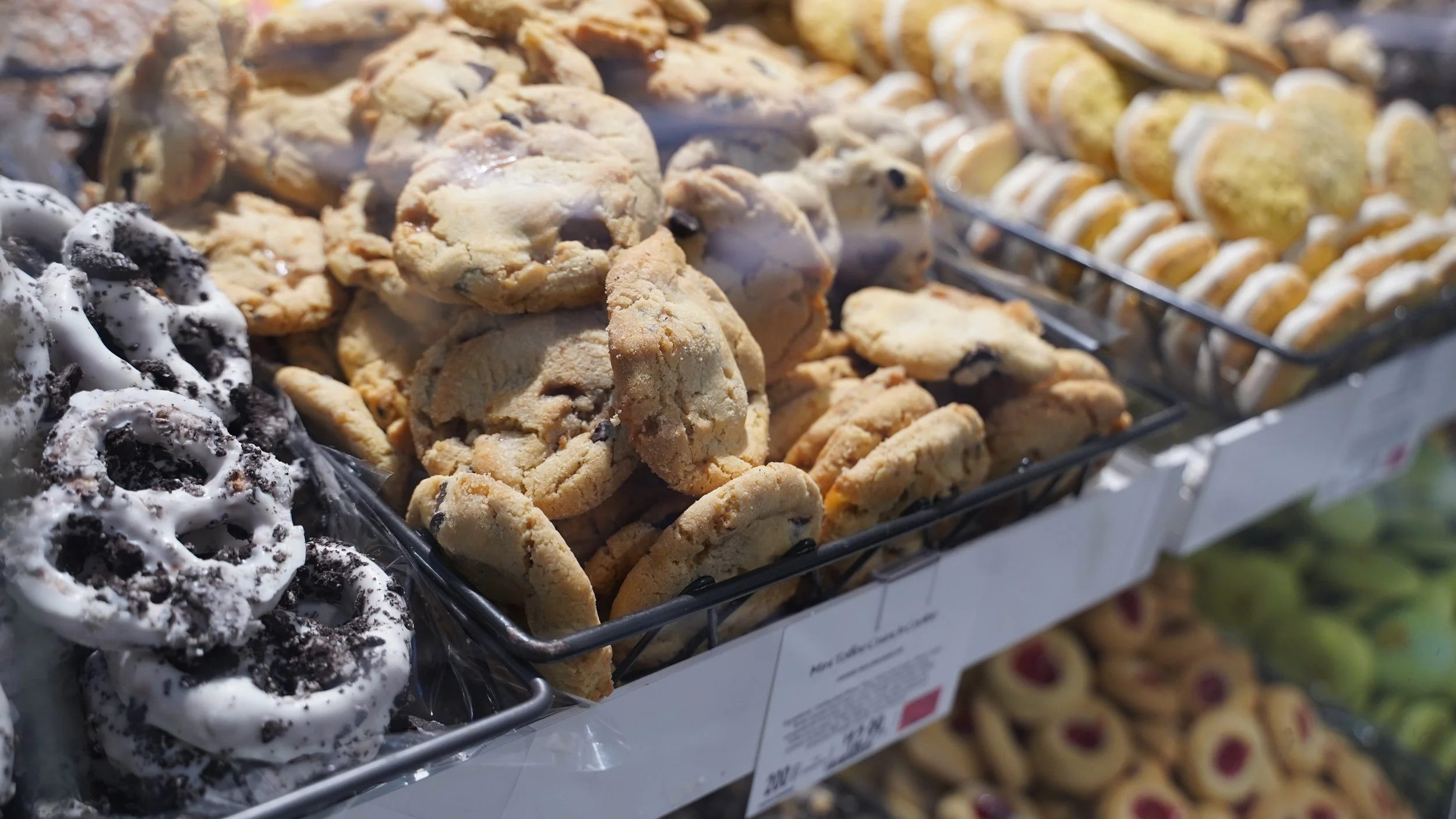 Cathy is a yoga instructor and an actress. She can't appear in photos due to her contract, but we had a long chat in the cookie section about combatting isolation.