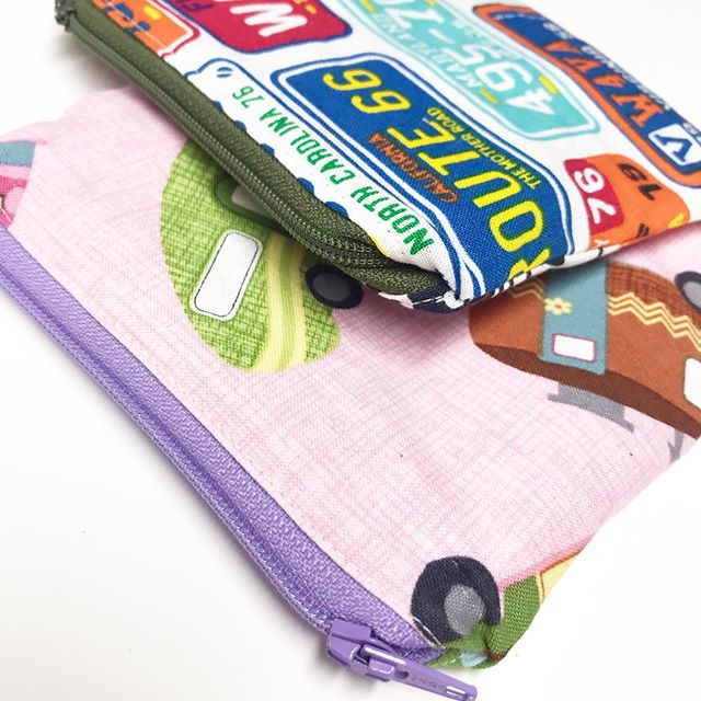 A fun little custom order for kids traveling with snacks. These interiors have washable fabric for easy cleaning and maximizing reduction of waste. Whoop! 🎉 Happy travels friend! 🏕 .
.
.
.
.
#reducereuserecycle #lesswaste #travelwithkids #reusableb