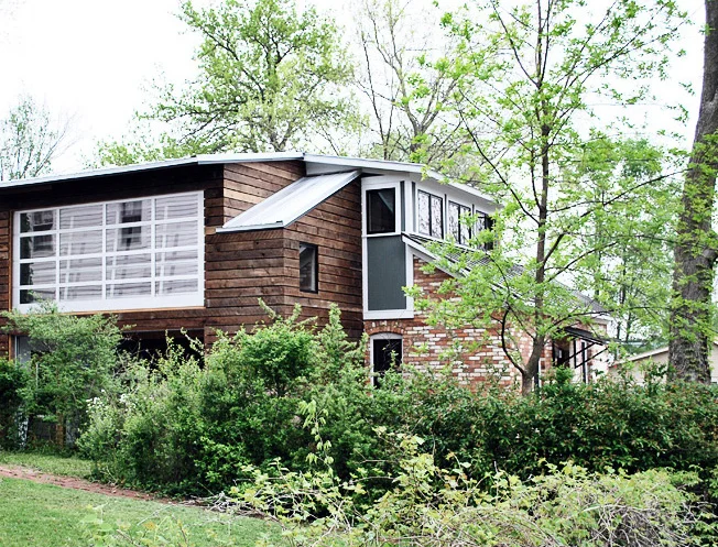 StructReStruct_933_exteriorsouth_crop.jpg