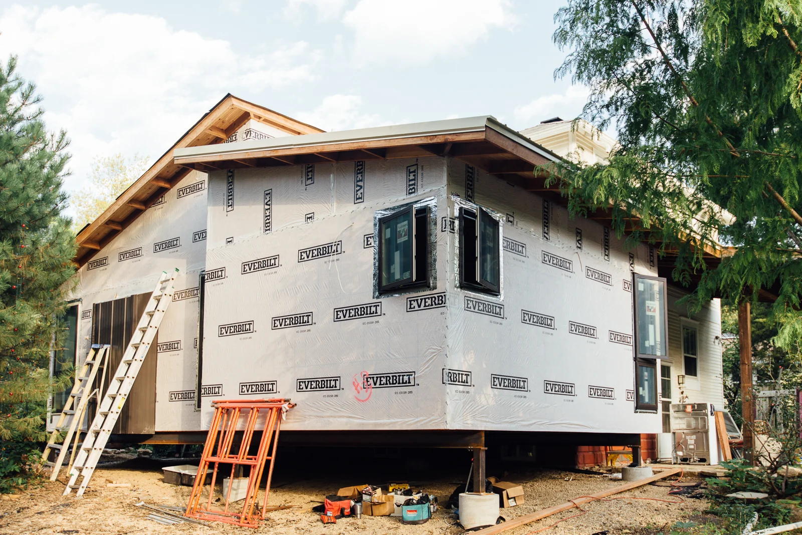 ©StructRestruct_1846L_remodel_1600px-1.jpg
