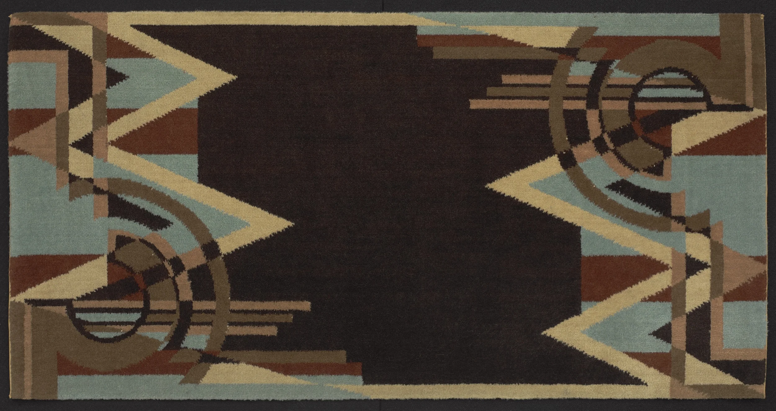 Rug , ca. 1928 Manufactured by Bigelow-Hartford Carpet Company Yale University Art Gallery (2012.124.15)