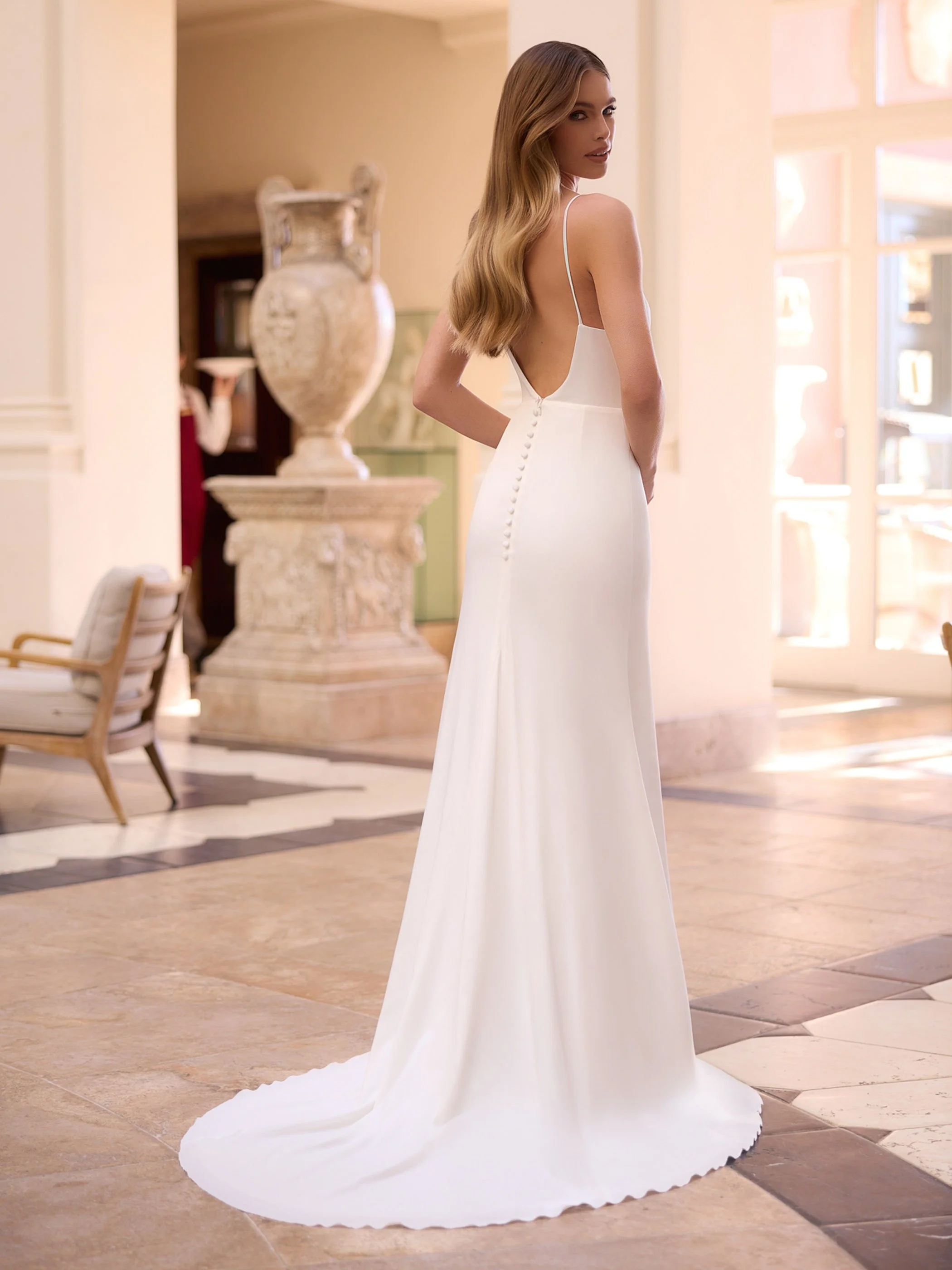 Rarisa — back view