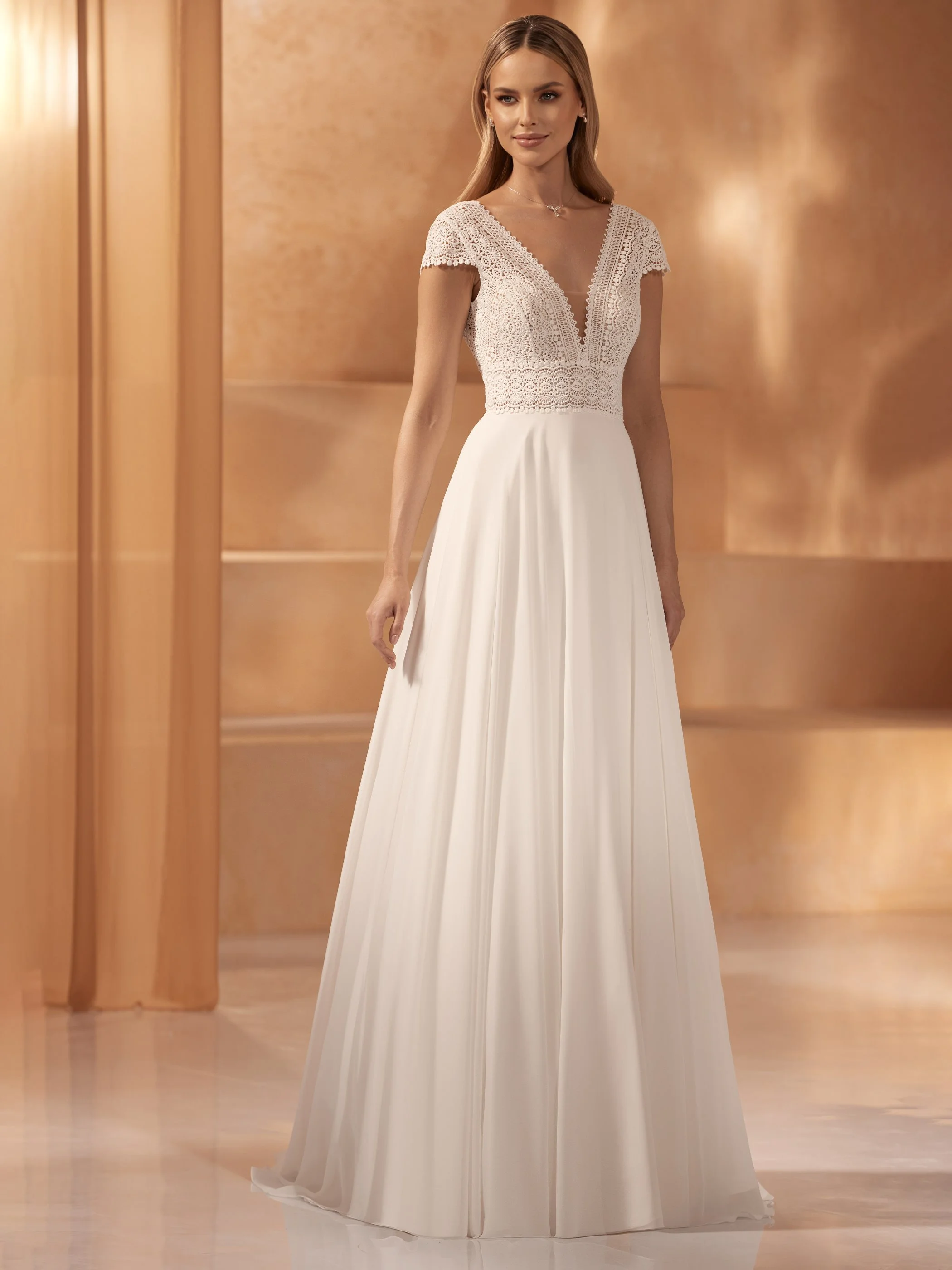 Norma — Sizes 4–18 — Ivory
