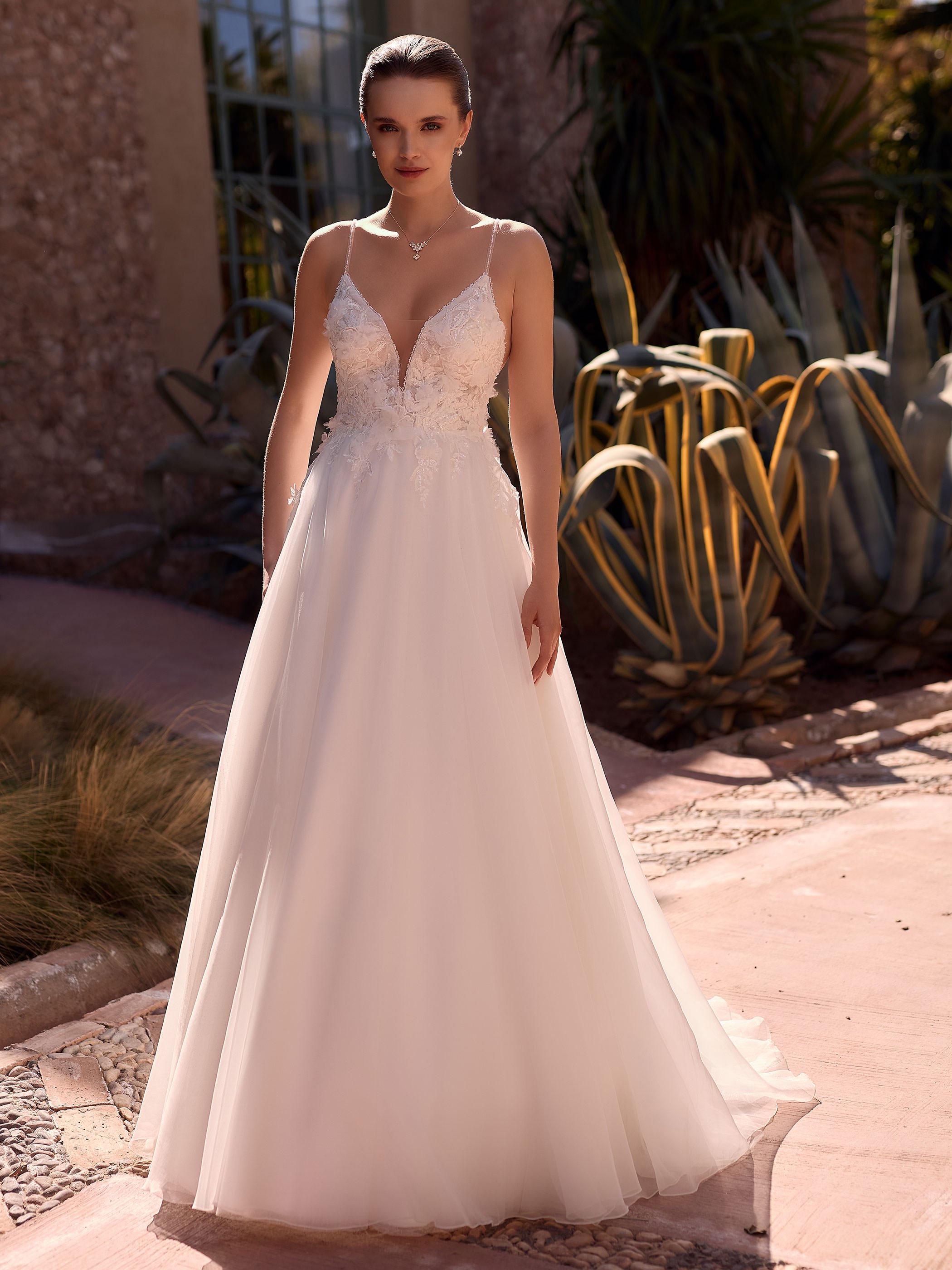Joel — Sizes 4–14 — Ivory