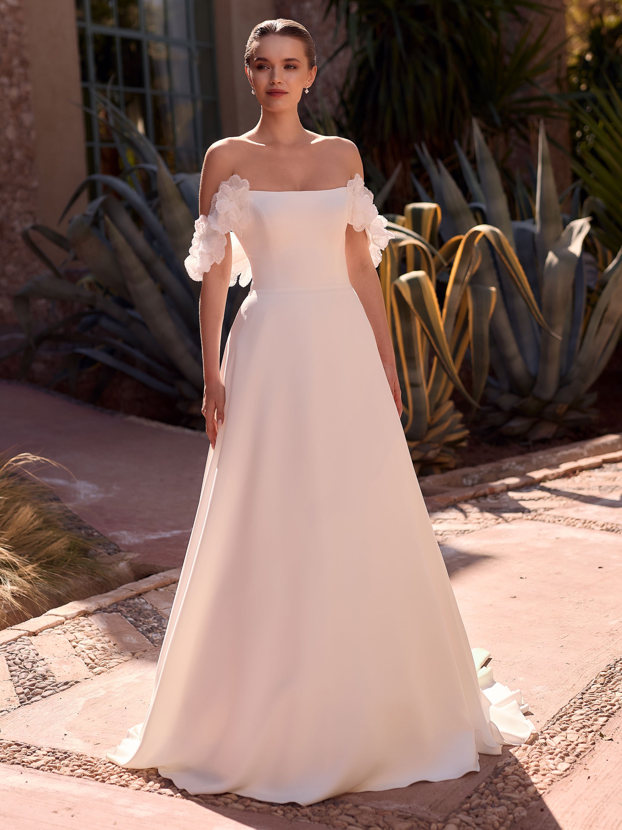 Betsi — Sizes 4–18 — Ivory