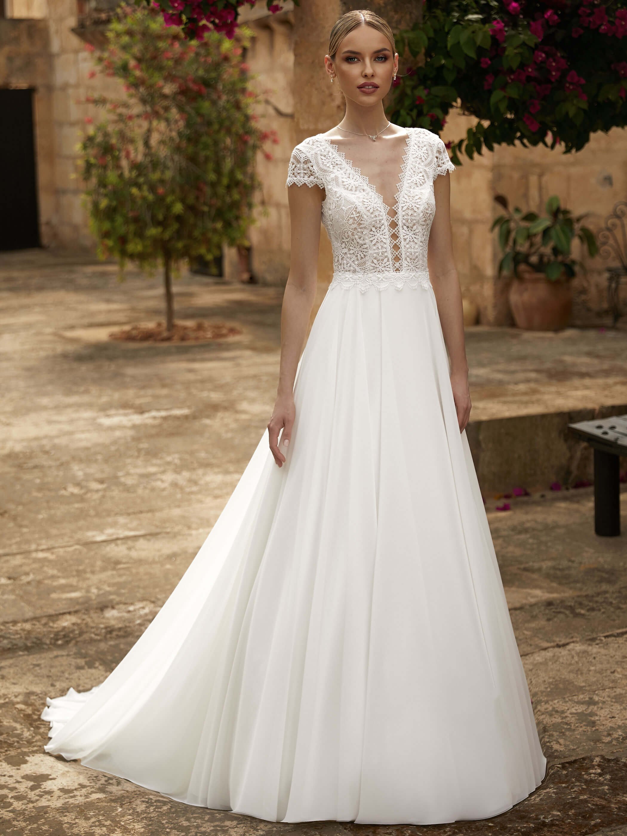 Teresa — Sizes 4–20 — Ivory