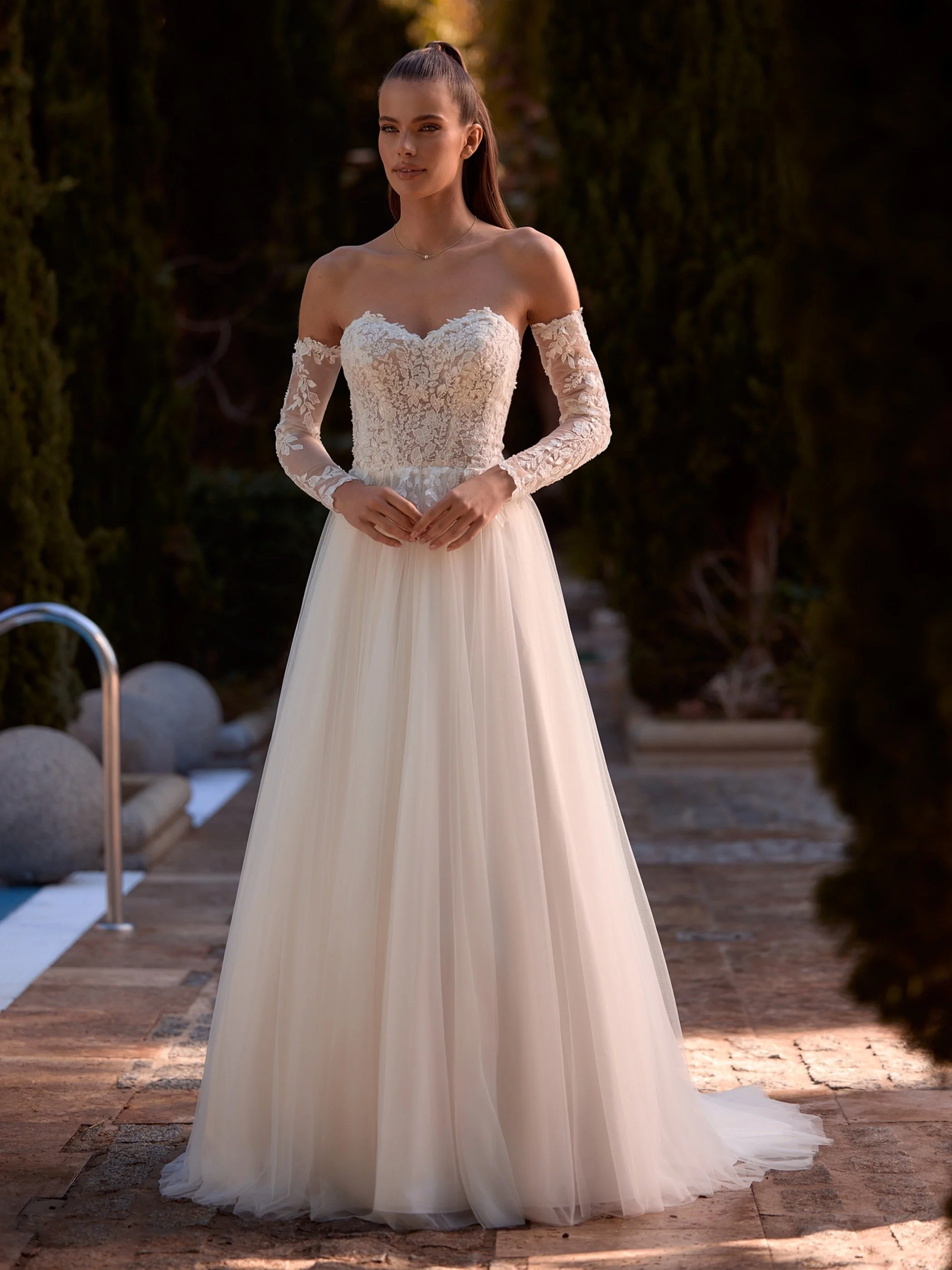 Arwena — Sizes 4–18 — Ivory