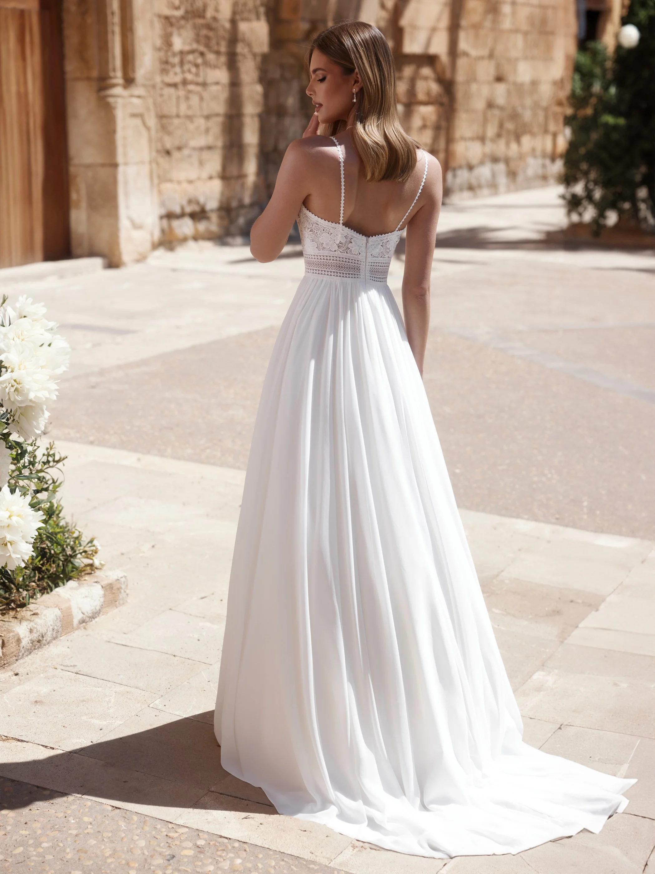 Aria — back view