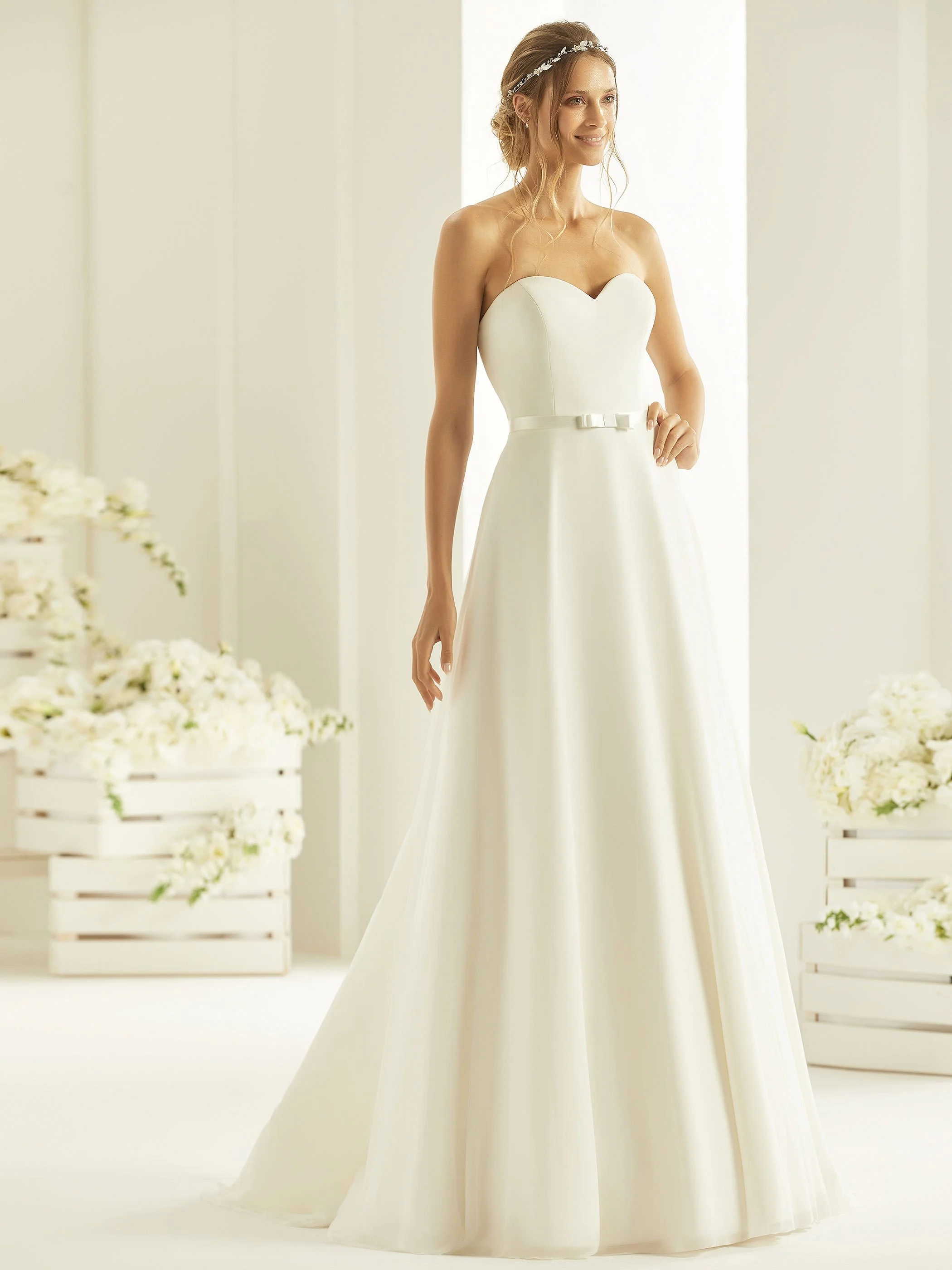 Harmonia — Sizes 4–22 — Ivory