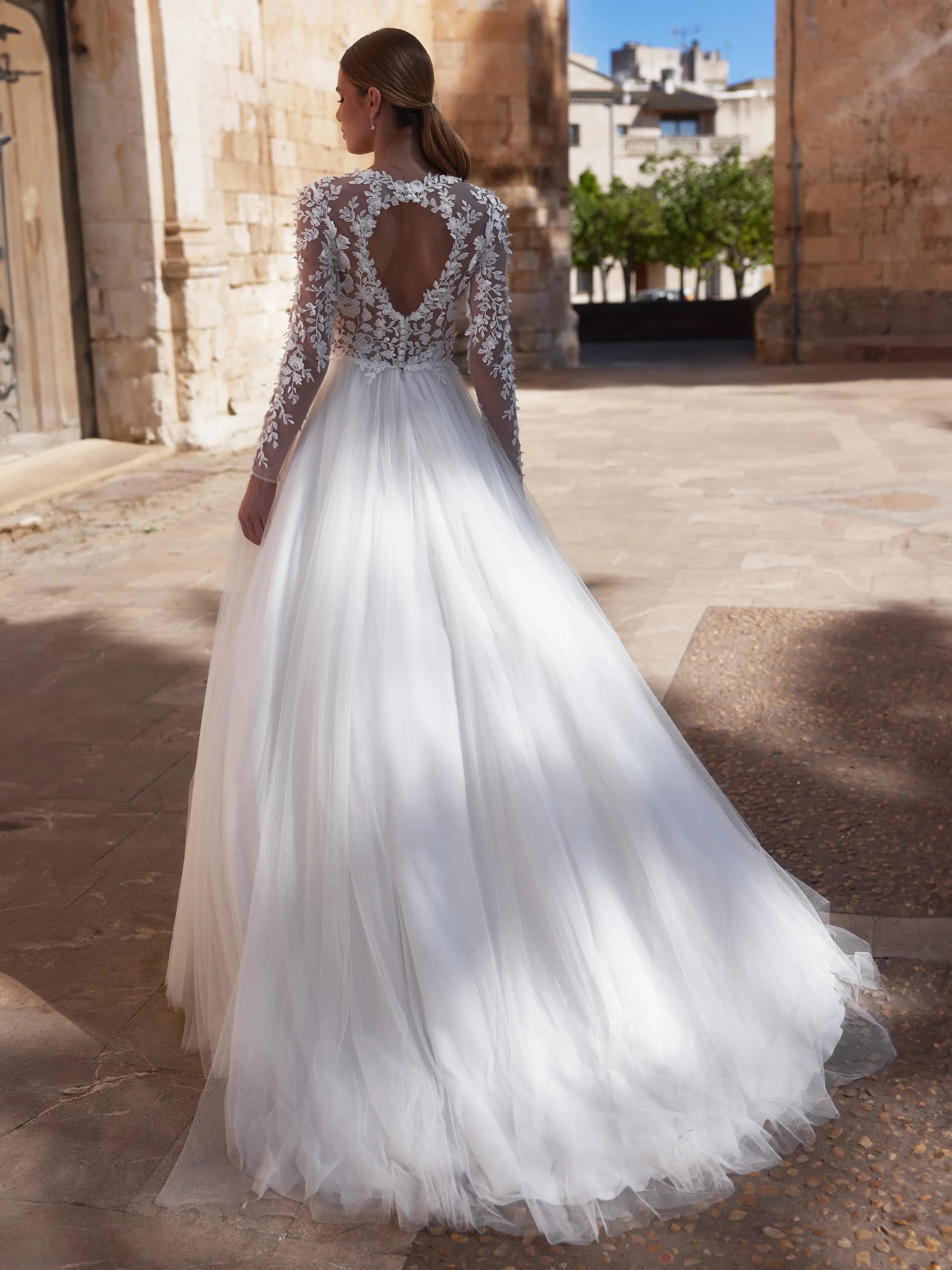 Cersey — back view