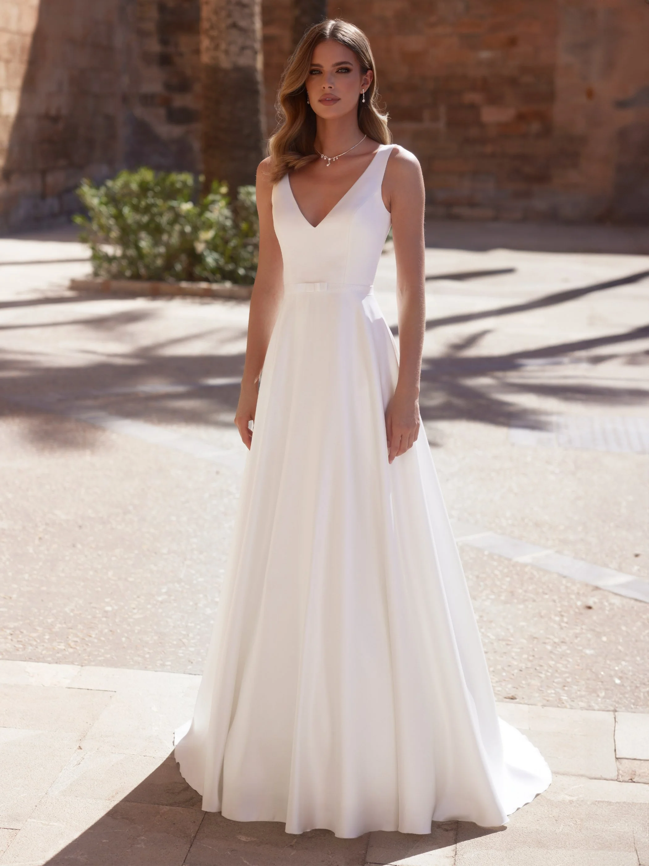 Regina — Sizes 4–18 — Ivory