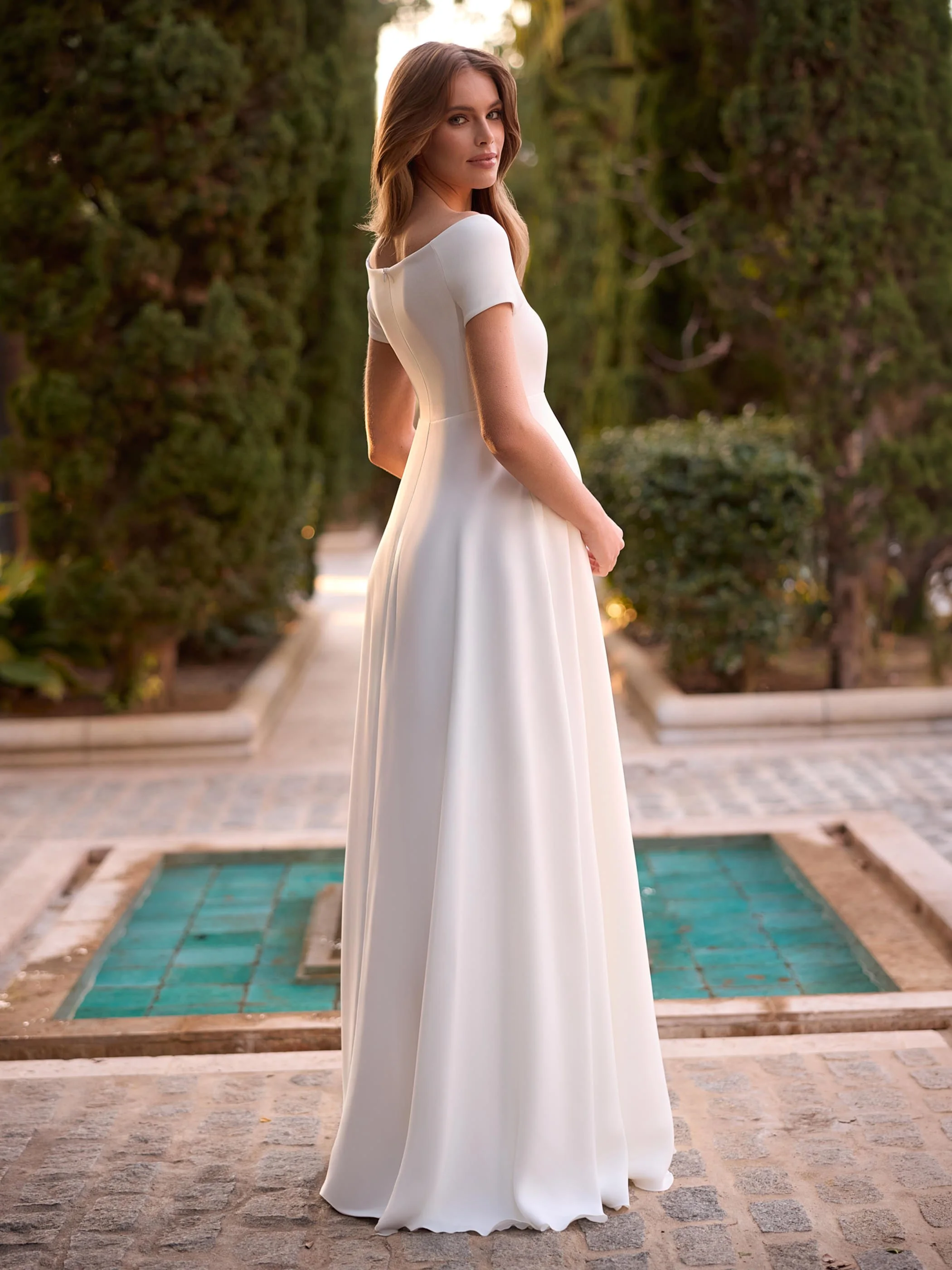 Meryl — back view