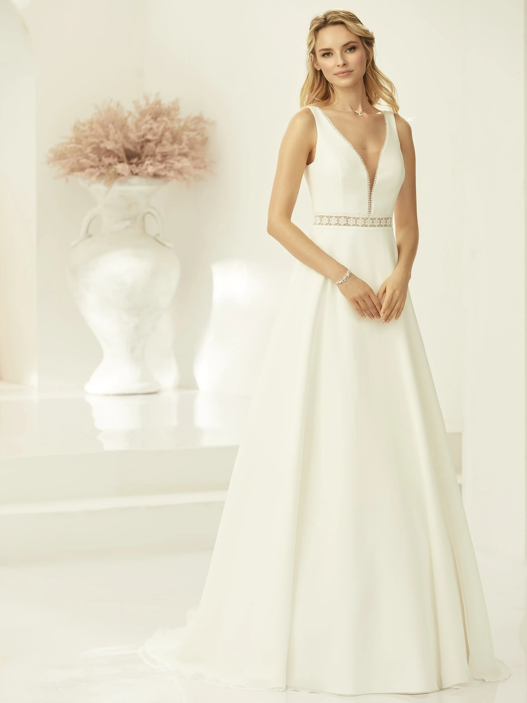 Azaria — Sizes 4–20 — Ivory