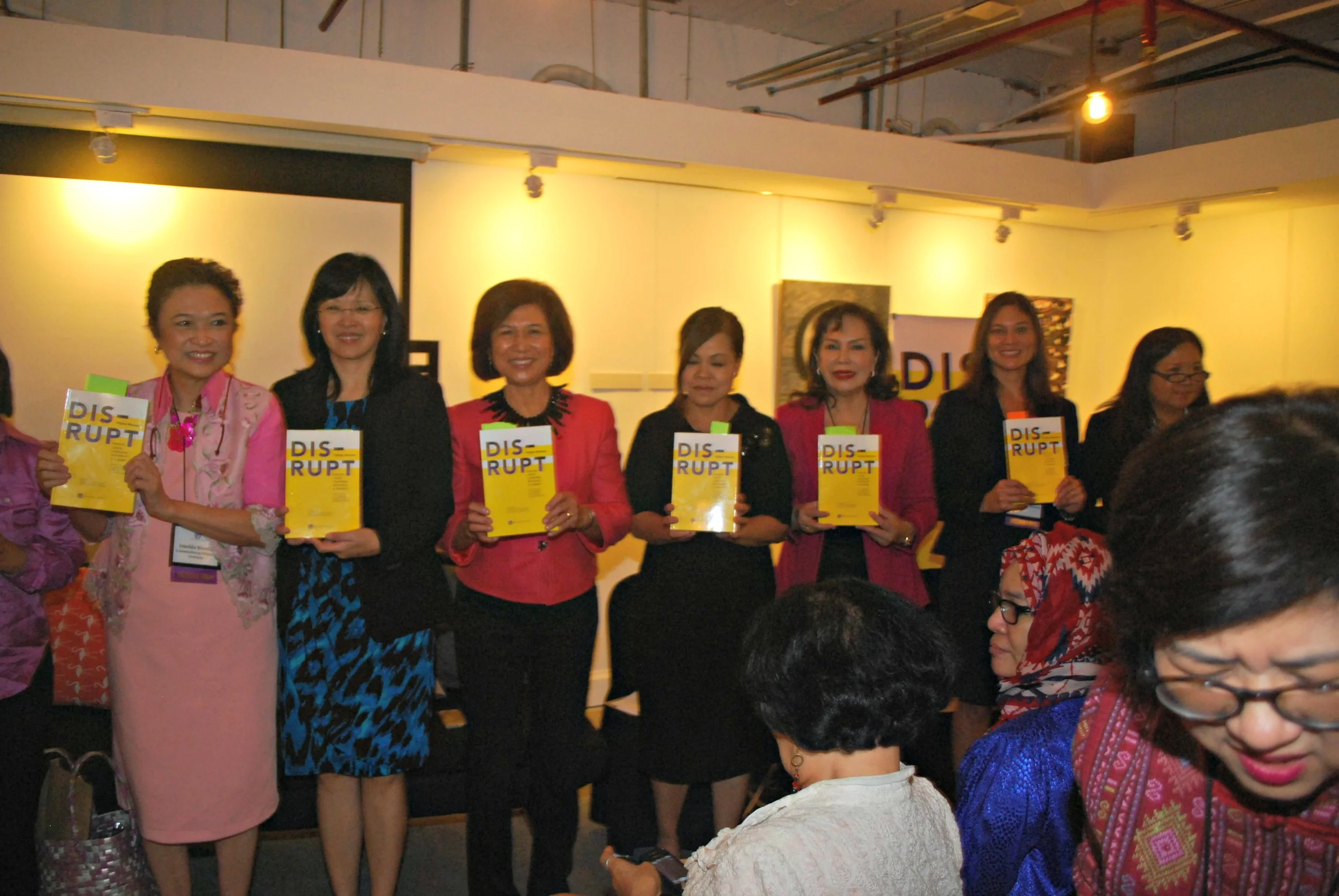 From left: Sec. Imelda Nicolas, Chairperson of the Commission on Filipinos Overseas and Cabinet-level Secretary, Office of the President of the Philippines; Carmencita M. David-Padilla, Professor of Pediatrics, College of Medicine, University of the Philippines (UP) Manila; philanthropist Loida Nicolas Lewis; Cris Comerford, The White House Executive Chef; Marife Zamora, Senior Vice President and Chairperson, Convergys Philippines; Susie Quesada, President, FWN and, Ramar Foods International; and Patricia Ann V. Paez, Ambassador of the Republic of the Philippines to Poland and Non-resident Ambassador to Lithuania, Estonia, and Latvia (Photo by Jonathan Largadas)
