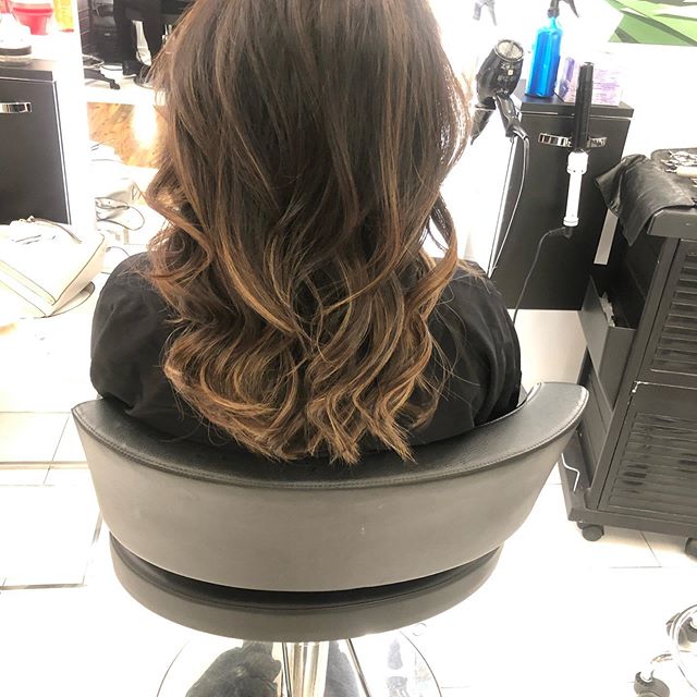 Invest in your hair, Is the crown you never take off. Call today or text to book your balayage appointment..
.
.
.
.

#yeaxalmasterpiece #kerastase #fabiodotisalon #wella #finicialdistrictnyc #wallstsalon #balayage #haircut #updo #holidayhair #hair #