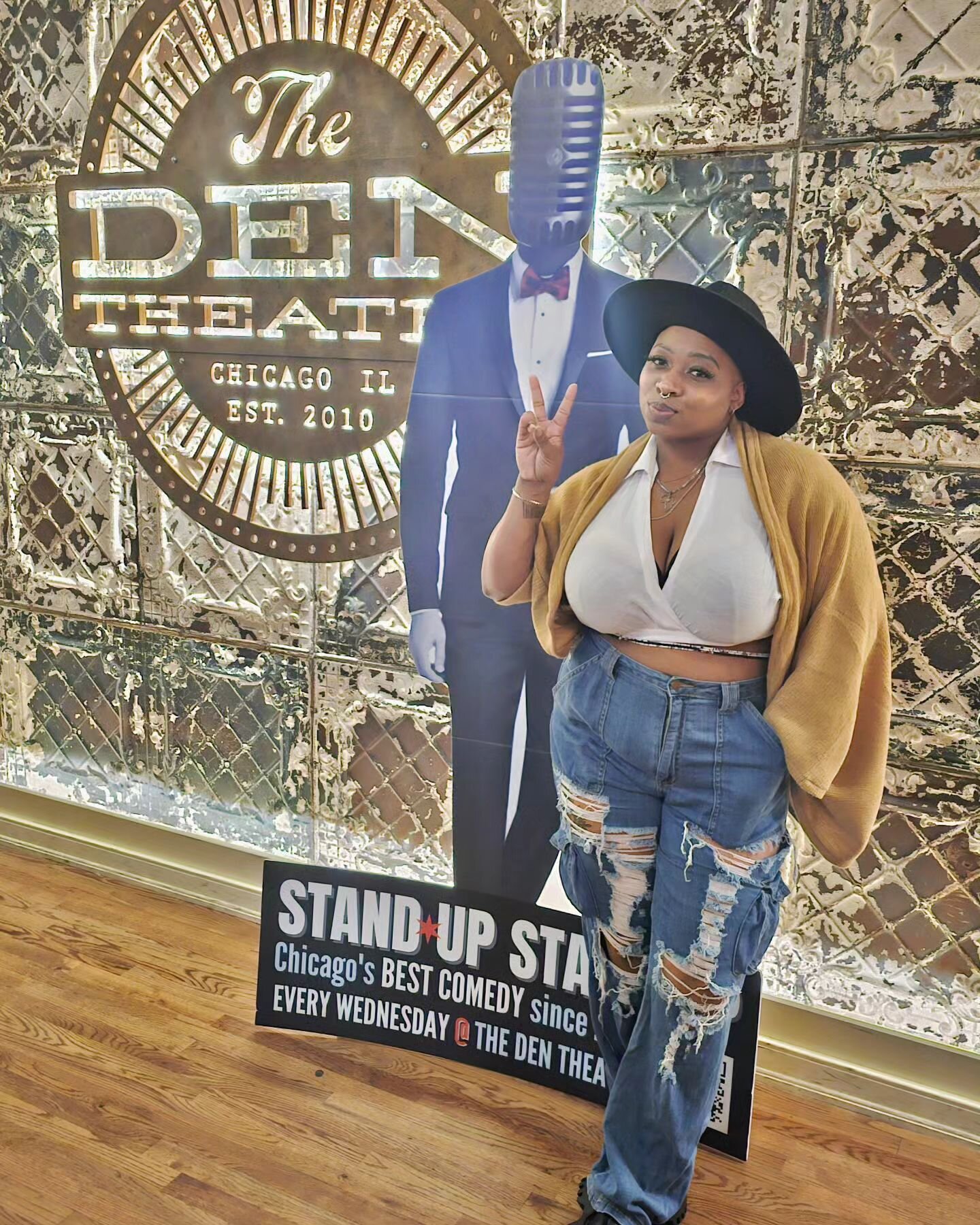 Last Wednesday was AMAZING! We had the one and only @iamlyssalaird closing out @standupstandup .
Come and catch a vibe with us every Wednesday at @thedentheatre ! Grab your tickets today on the SUSU website.

🚨🚨 Use discount code SUSU30 for 30% off