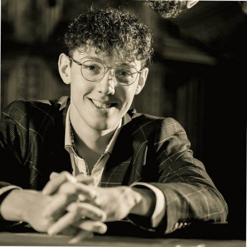 Dominic Downs (piano)