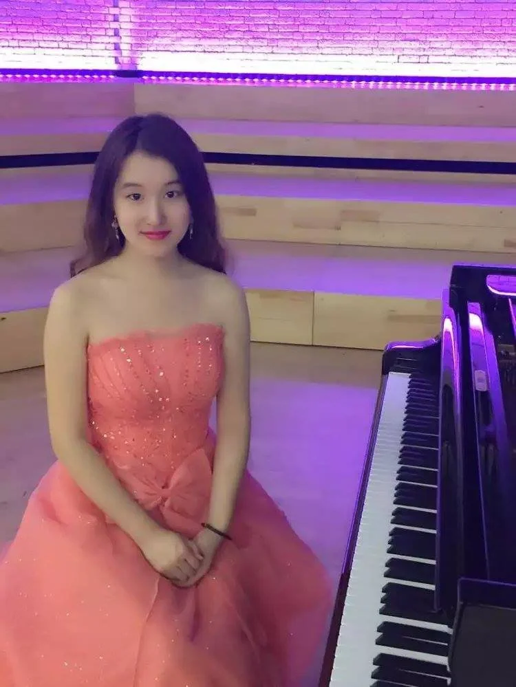 Emily Han (piano)