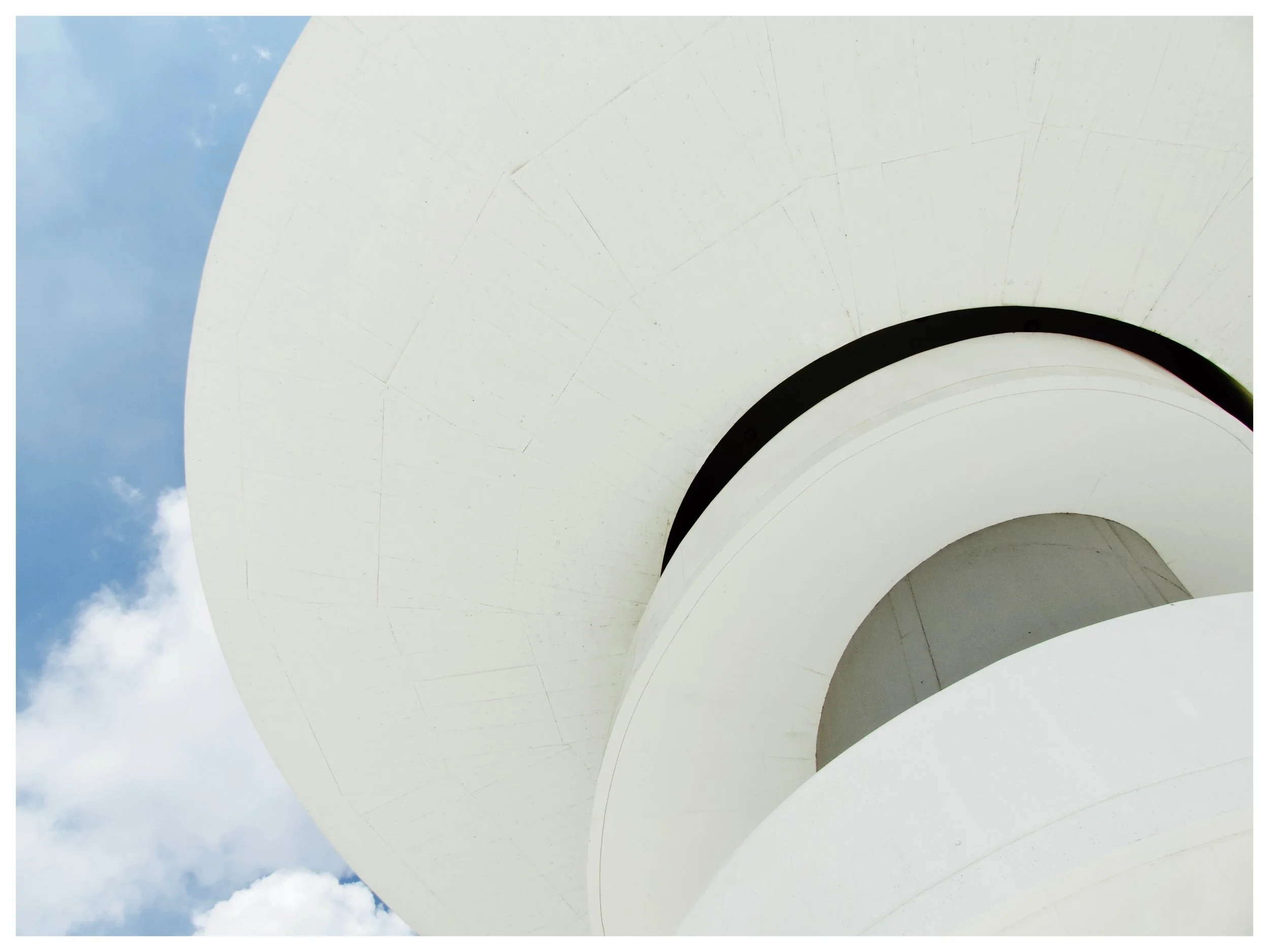 Centro Niemeyer. Avilés / Arquitecto Oscar Niemeyer