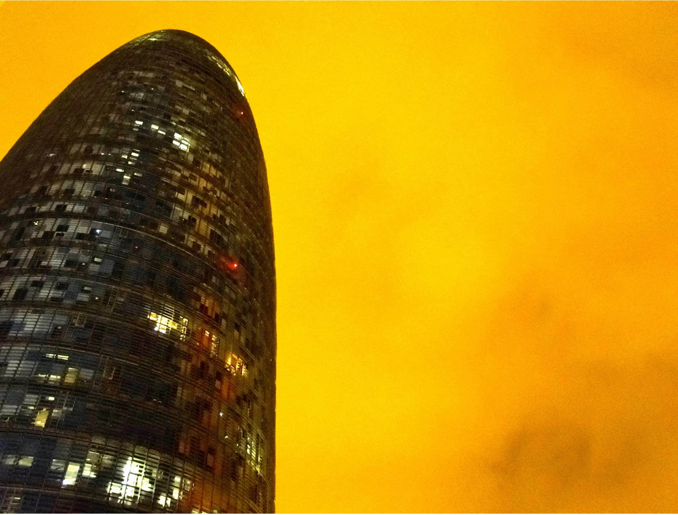 Torre Agbar. Barcelona / Arquitecto Jean Nouvel