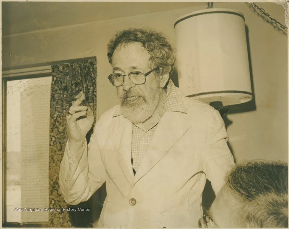 DAVIS GRUBB, autor de LA NOCHE DEL CAZADOR