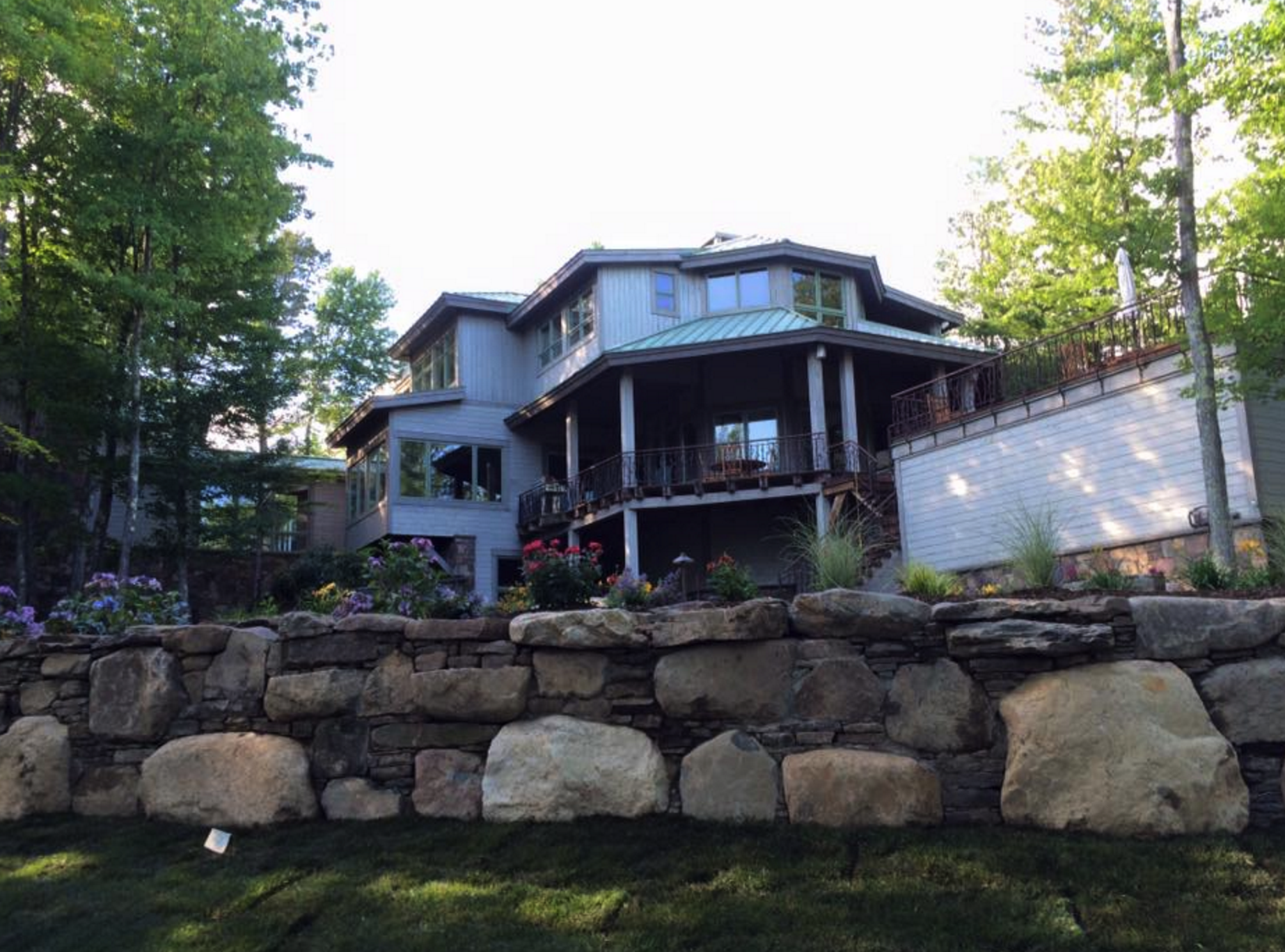 Stone retaining wall in Warwick, New York