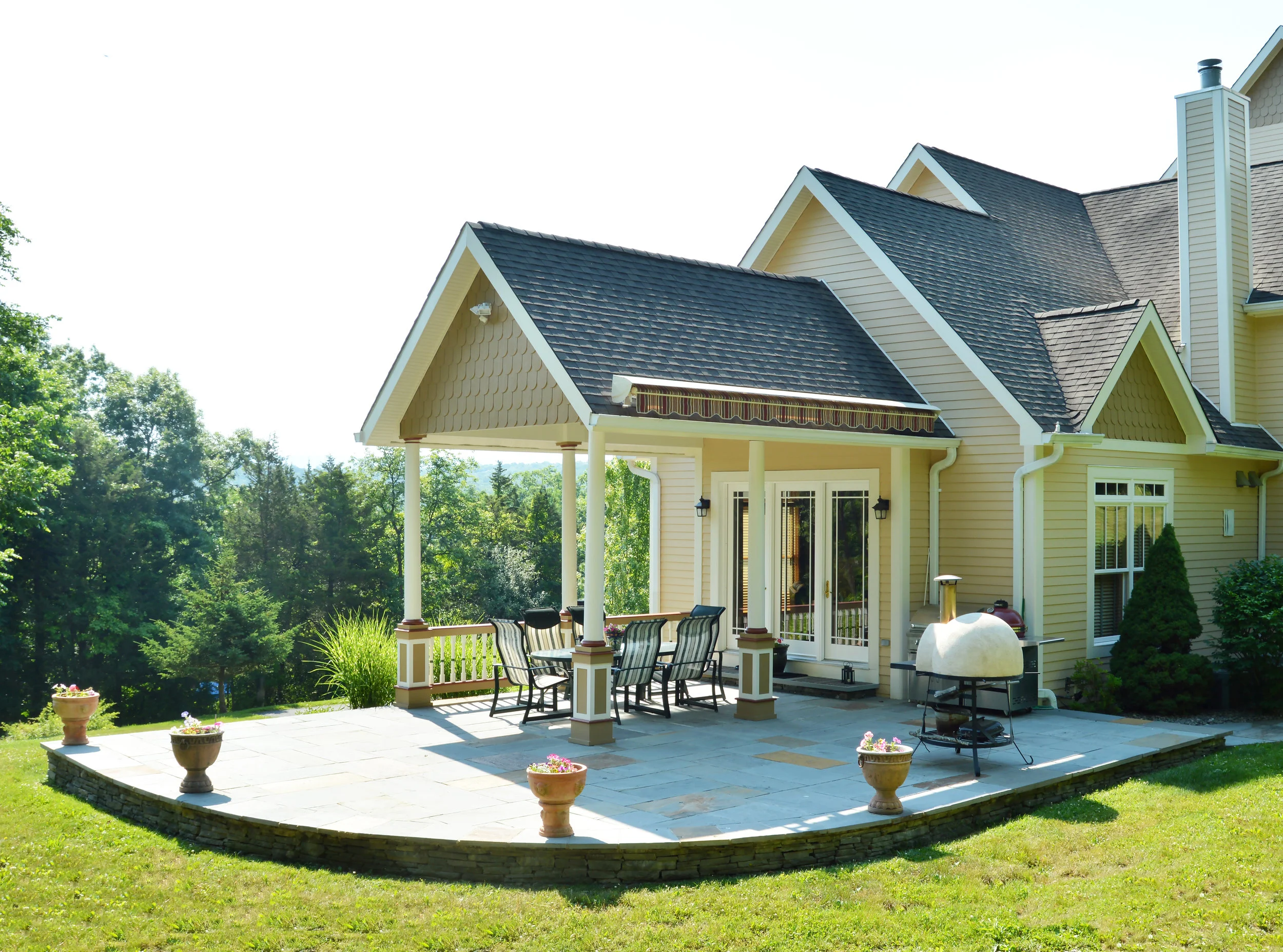 Make the Most of Your Monroe, NY, Backyard Deck with These Landscaping Ideas