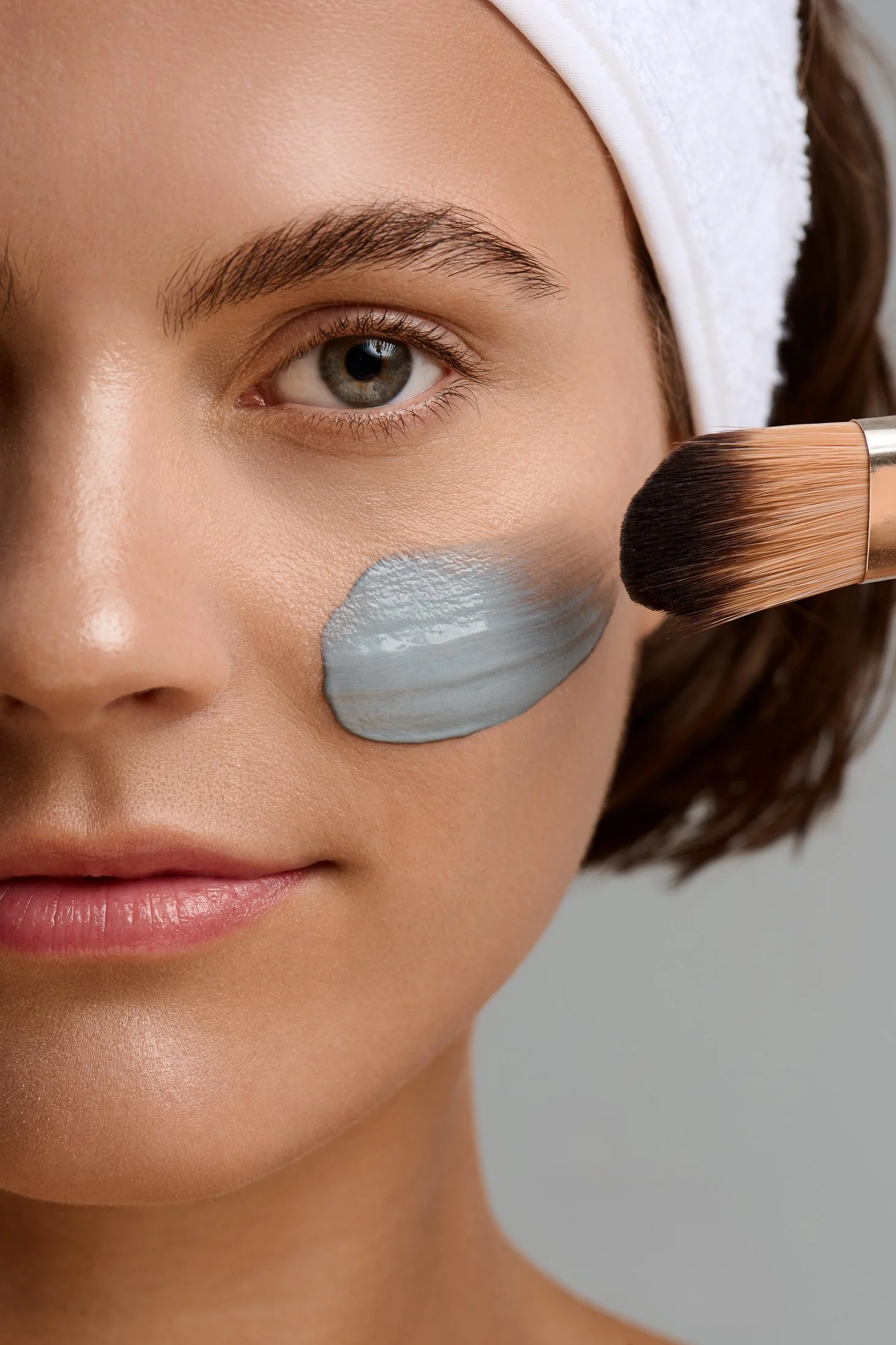 Charcoal Detox Mask model.jpg