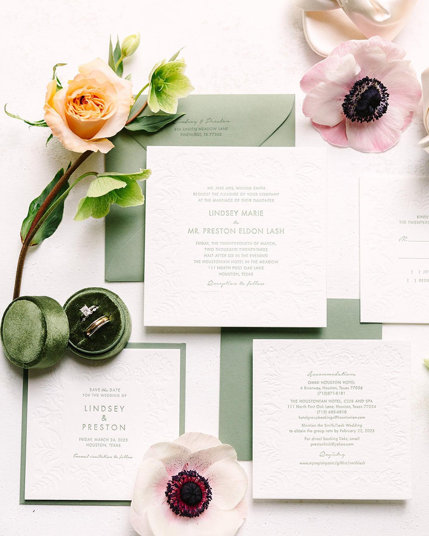 Bloom for L&amp;T in Texas 💚

#letterpresslove 
#letterpressweddinginvitations #blinddeboss #greenandwhitewedding #printforlovebloom