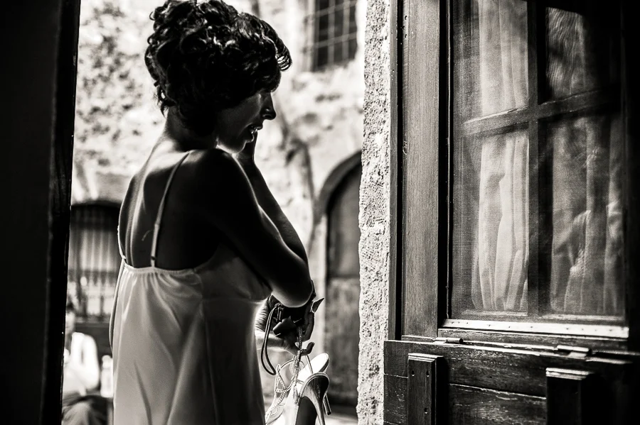 16_Destination_Wedding_in_Monemvasia_bridal_preparation_earrings.jpg