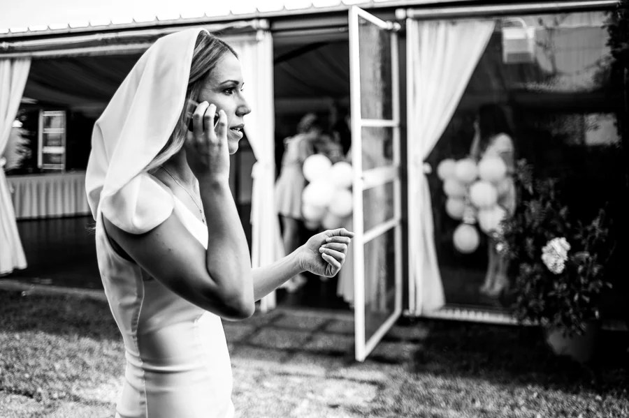 17_Wedding_In_Athens_Koropi_bridal_last_minute_phonecall.jpg