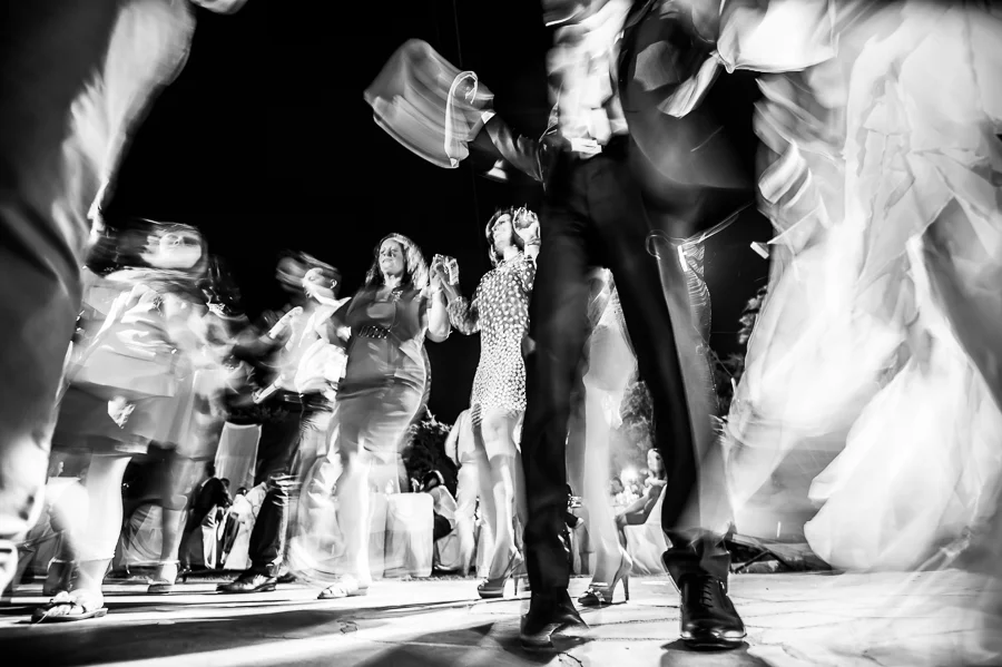 81_Wedding_In_Athens_Koropi_wedding_dance_in_motion.jpg