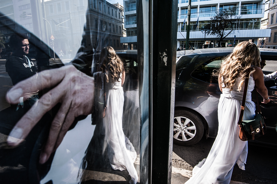 05_After_wedding_reflections_bride_location_athens__hand.jpg