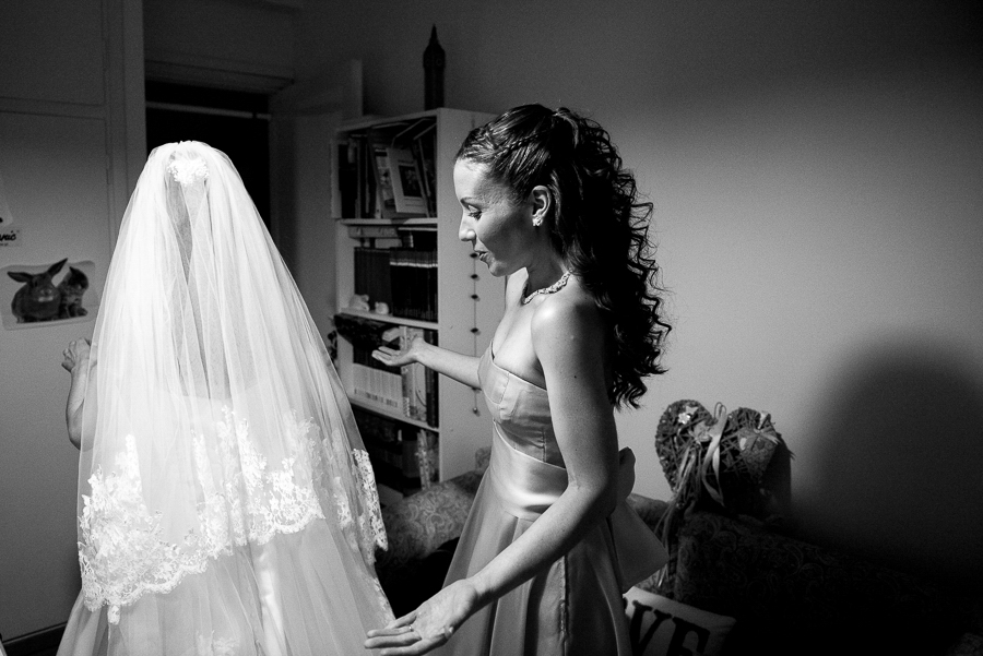 38 filothei wedding bride preperations.jpg