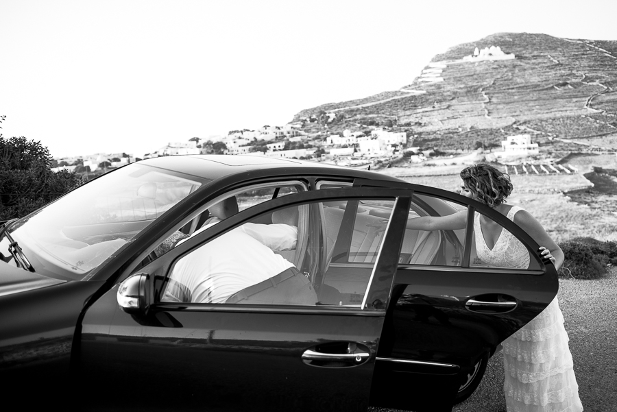 81_Wedding in Folegandros bride in the car.jpg