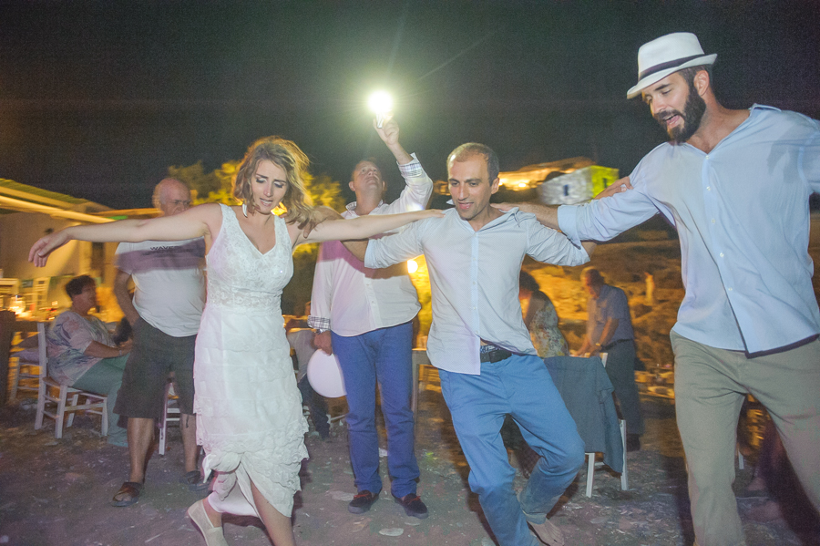 186_Wedding in Folegandros syrtaki.jpg