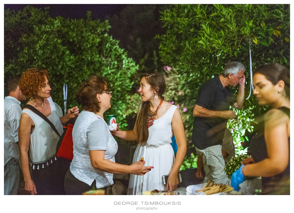 4_Wedding in Mystras_Prewedding Party bride with friends.jpg