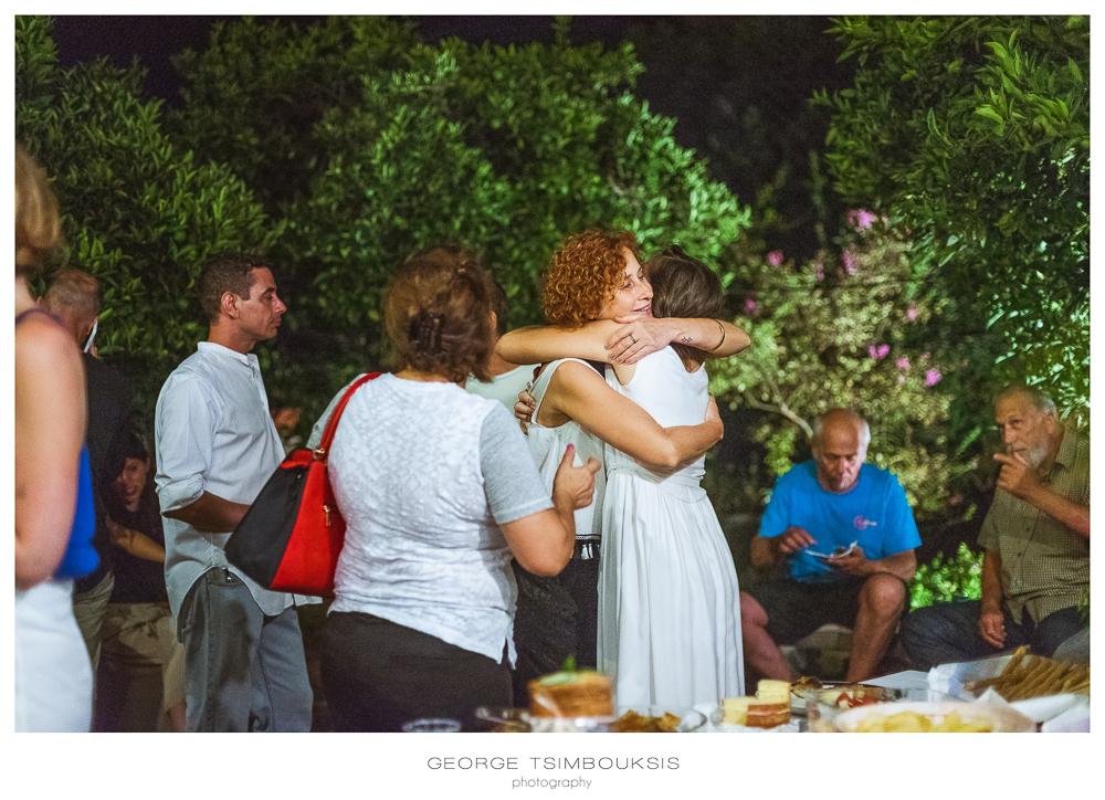 5_Wedding in Mystras_Prewedding Party bride with friends.jpg