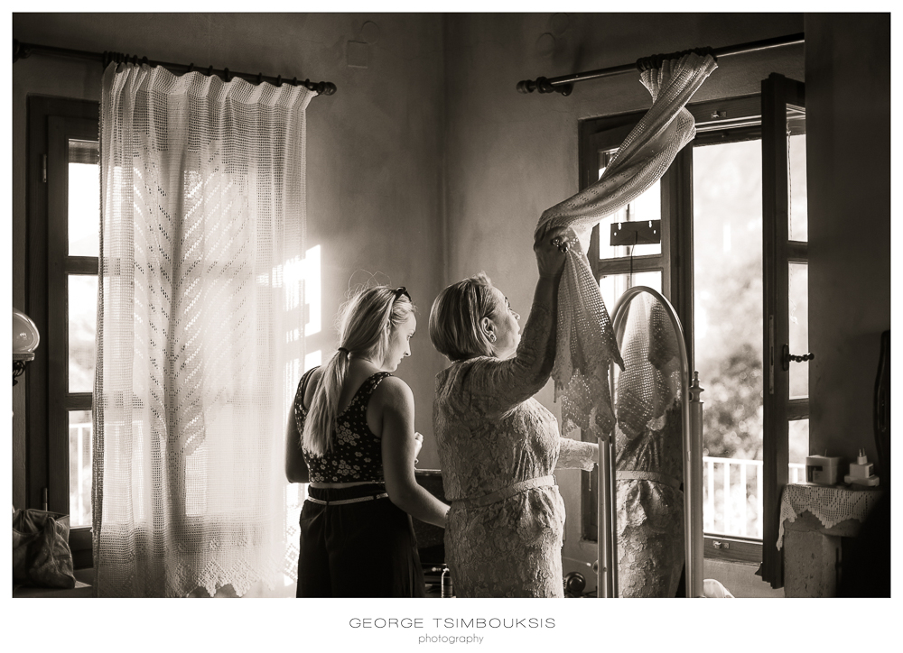 81_Wedding in Mystras_mom's closing the windows.jpg