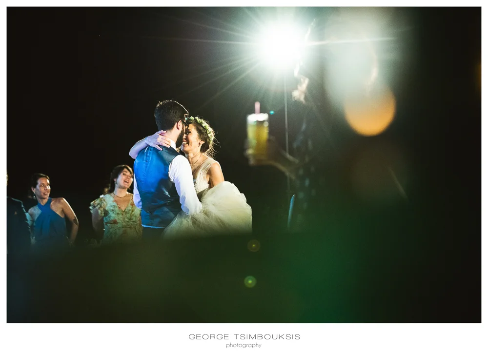 158_Bride and groom dance in Melies.jpg