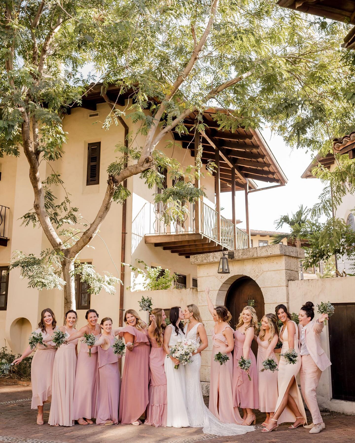 These ladies rock!! ✨
.
.
{photo} @sylviaguardia_photography 
{floral} @stylos_y_flores 
{h&amp;mu} @famouspointsbridalexperts 
.
.
#bridalparty #loveislove #costaricawedding #puravida #destinationweddingplannee #destinationevents