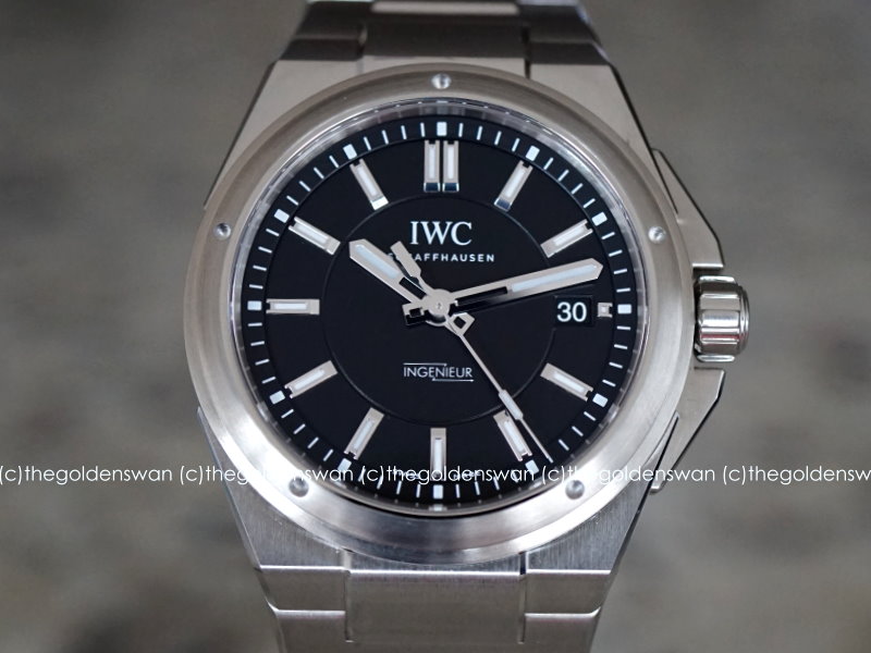 11052017IWC3239blka.jpg