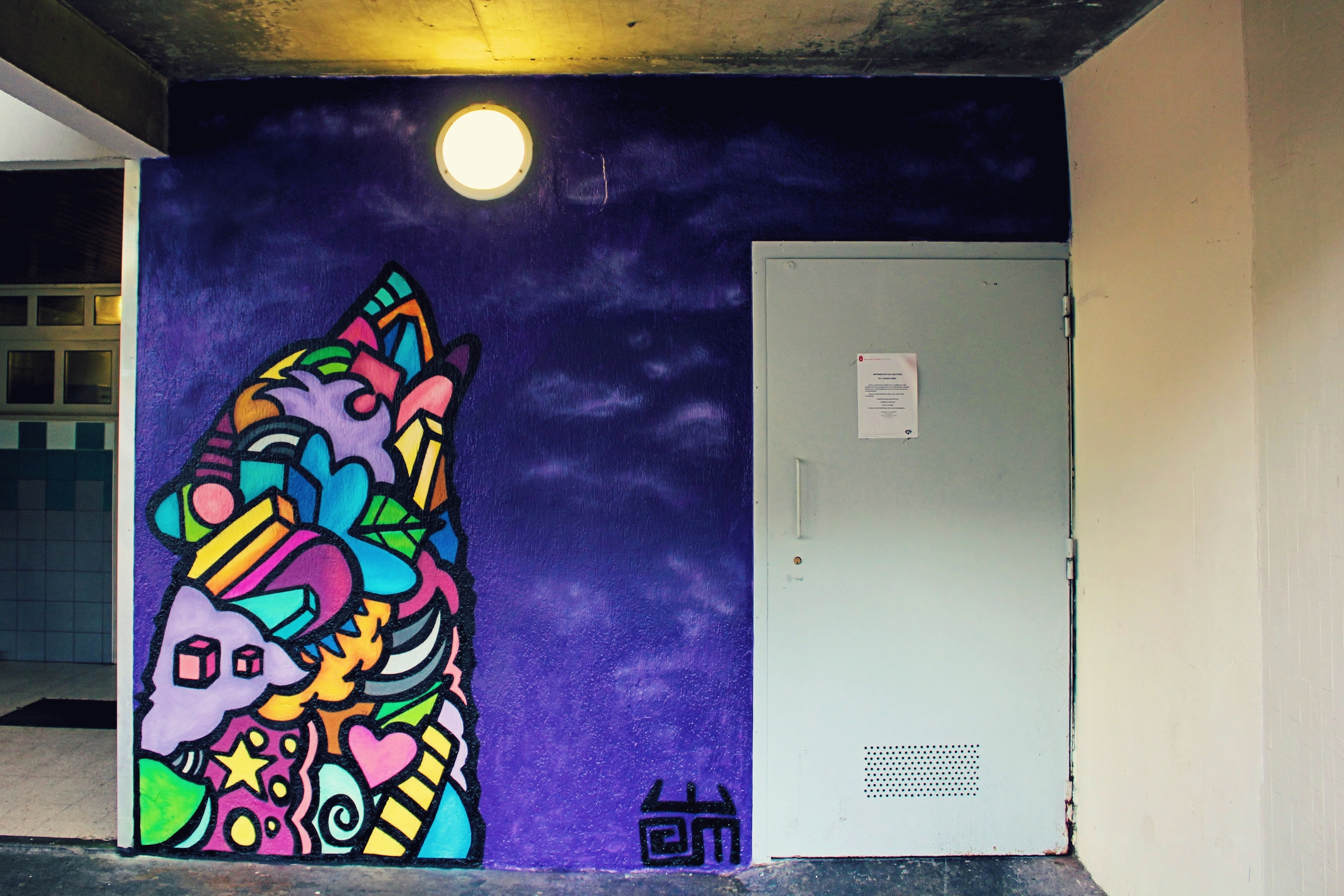 "Howl At The Moon" - Mural by Alloyius Mcilwaine (Vitry Sur Seine, France)