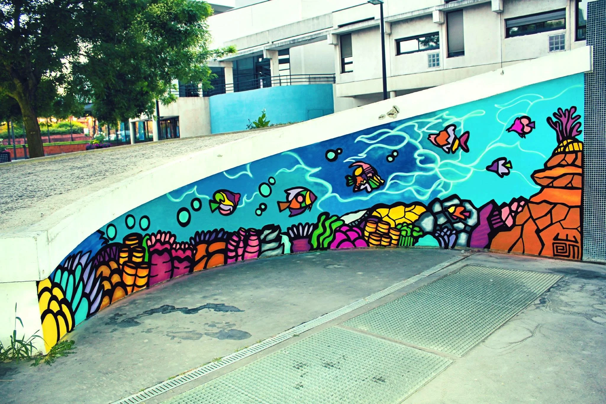 "Ocean Reef" - Mural by Alloyius Mcilwaine (Vitry Sur Seine, France)