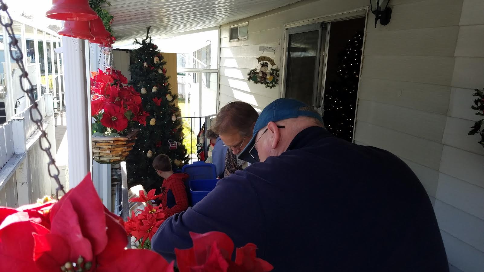 Holiday Decorating at Lorraine's - 3.jpg
