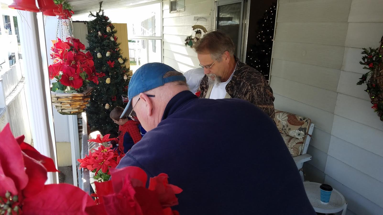 Holiday Decorating at Lorraine's - 2.jpg