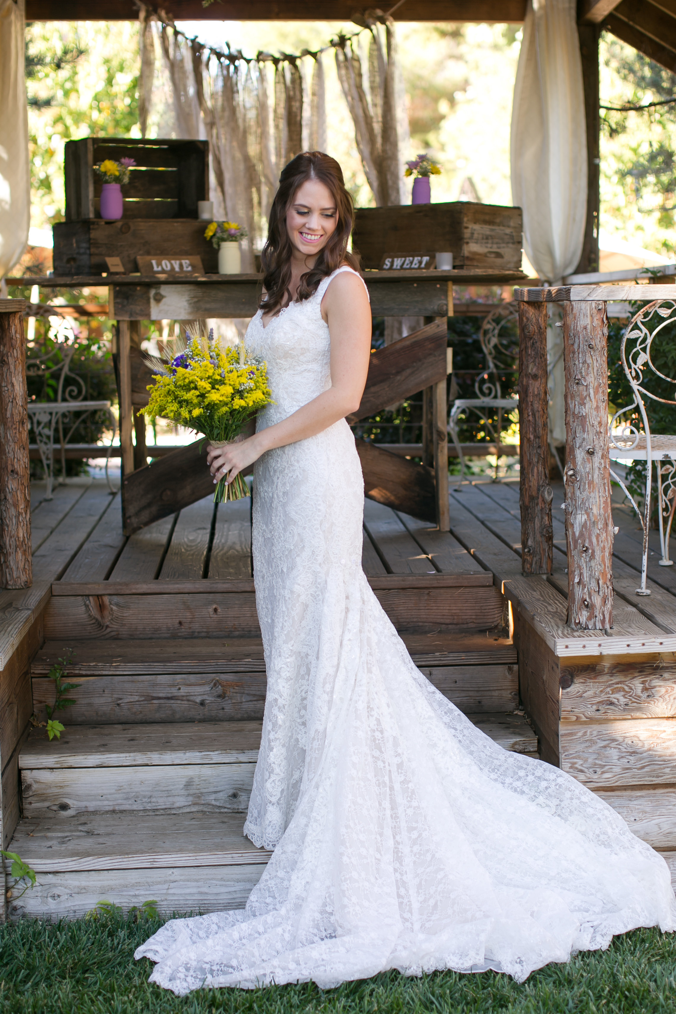 Velours Designs | Redding California | Wedding Florist